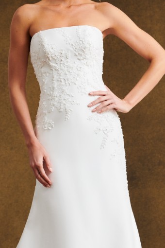 Kelly Faetanini Adira $3 thumbnail