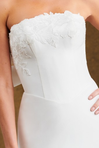 Kelly Faetanini Elara $3 thumbnail