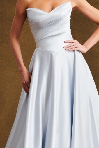 Kelly Faetanini Elysia-IB $2 thumbnail