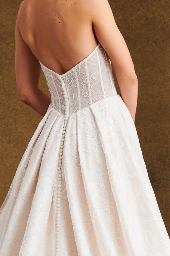 Kelly Faetanini Empress $5 thumbnail