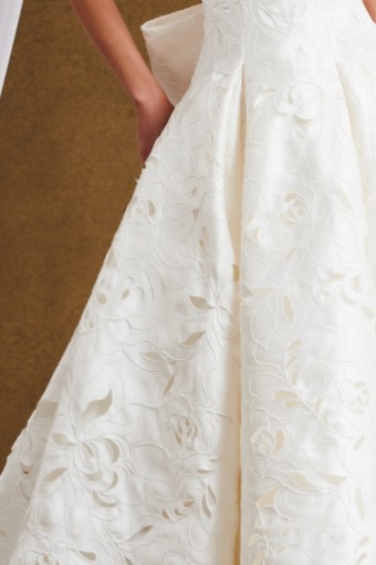 Kelly Faetanini Regalia $2 thumbnail