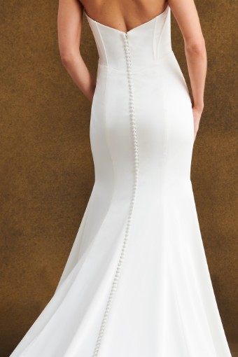 Kelly Faetanini Verity $5 thumbnail